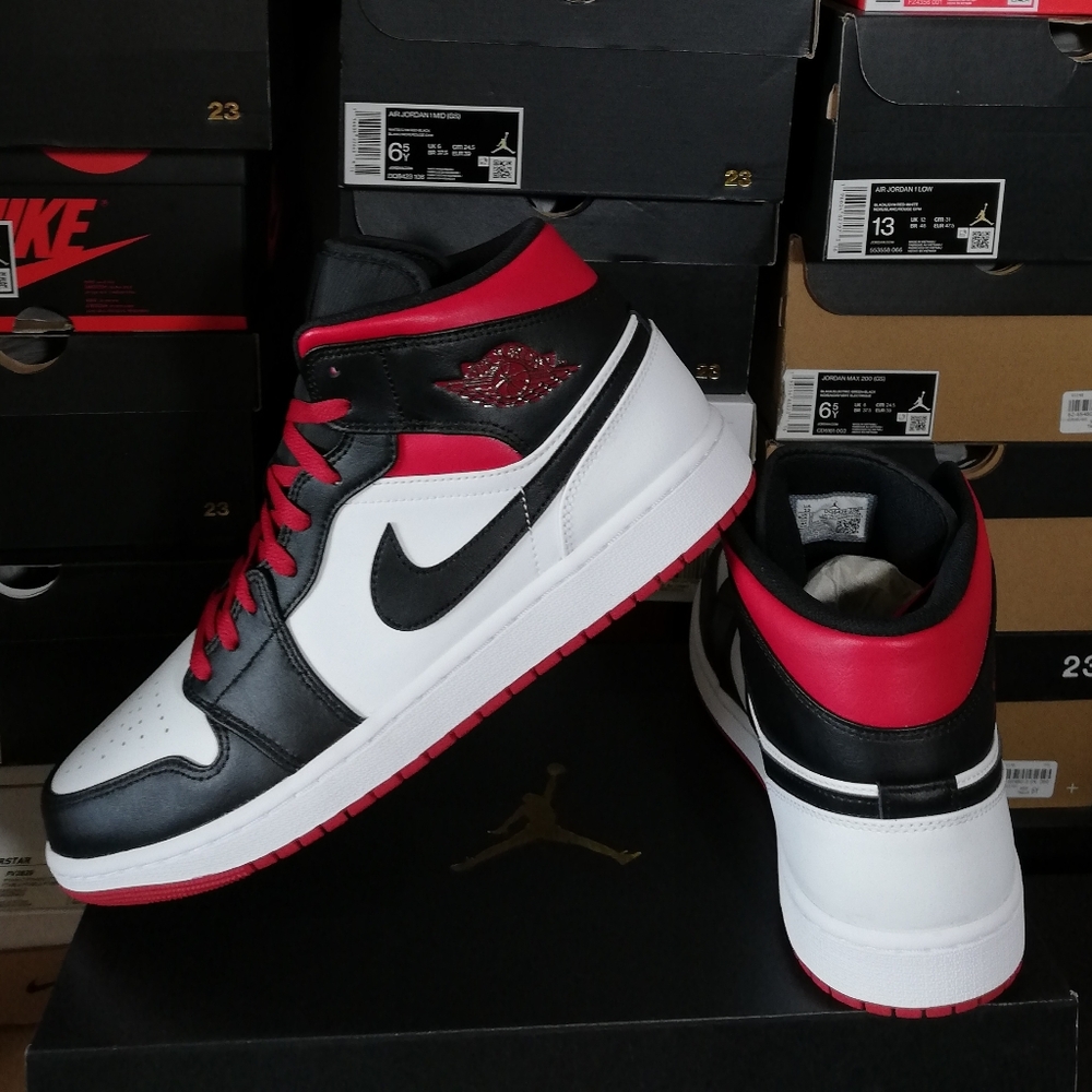 AIR JORDAN 1 MID MEN'S US SIZE 12 BRAND NEW IN BOX